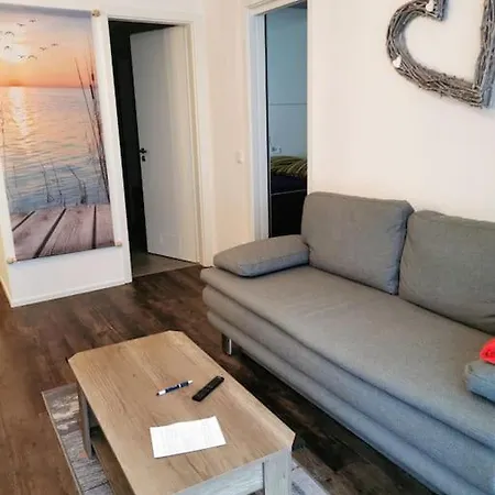 Wohnen Direkt Am Uferpark Mit Grossem Balkon Und Seeblick Apartment *