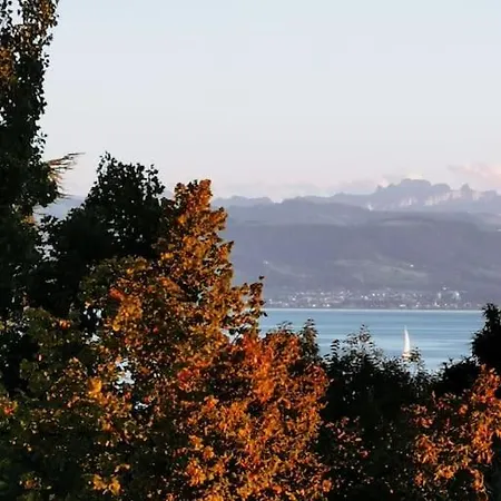 Wohnen Direkt Am Uferpark Mit Grossem Balkon Und Seeblick Apartment