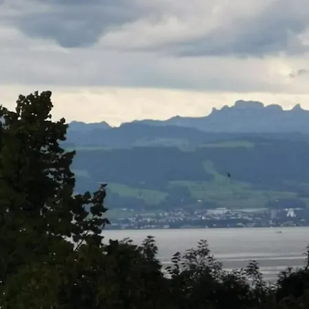 Lägenhet Wohnen Direkt Am Uferpark Mit Grossem Balkon Und Seeblick