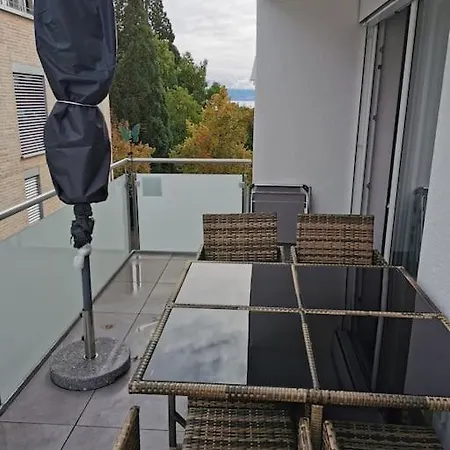 Wohnen Direkt Am Uferpark Mit Grossem Balkon Und Seeblick *