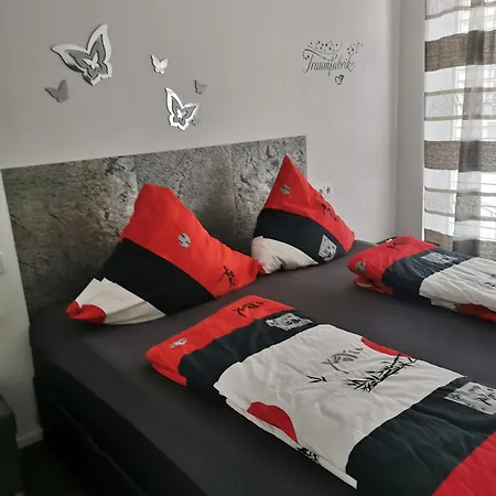 Apartment Wohnen Direkt Am Uferpark Mit Grossem Balkon Und Seeblick *